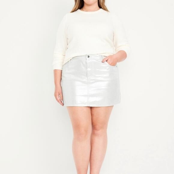 Old Navy Mid-Rise OG Shine Mini Skirt - Picture 2 of 15